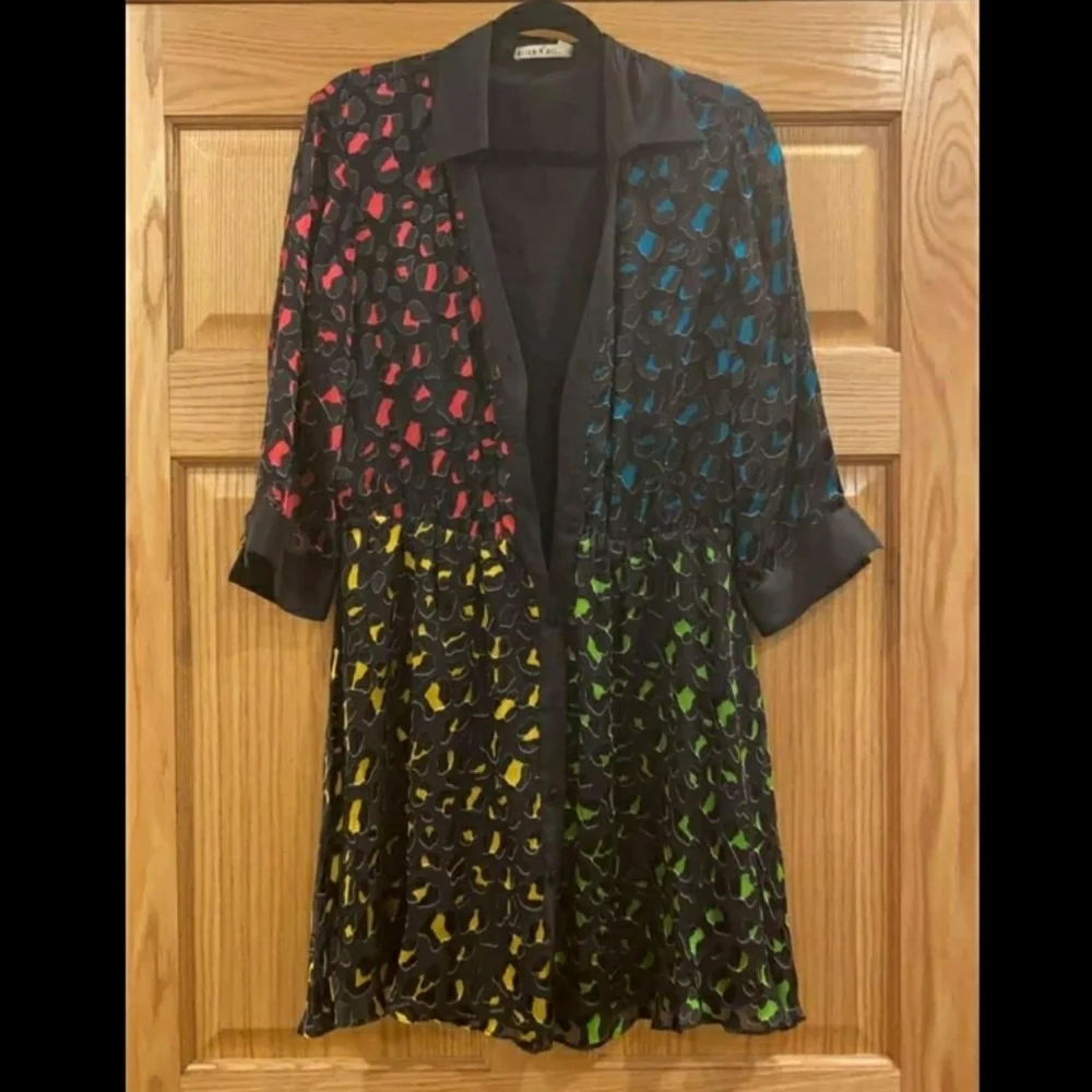 Alice+Olivia Raja V Neck Mini Shirt Dress - Picture 4 of 15